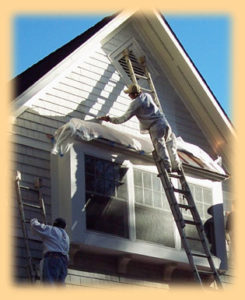 Venkovní nátěry dřeva chrání ploty, pergoly a další dřevěné konstrukce před vlhkostí a slunečním zářením.