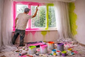 Nejčastější chyby při natírání vznikají při špatné přípravě povrchu a nesprávné technice nanášení barvy i jejího výběru.